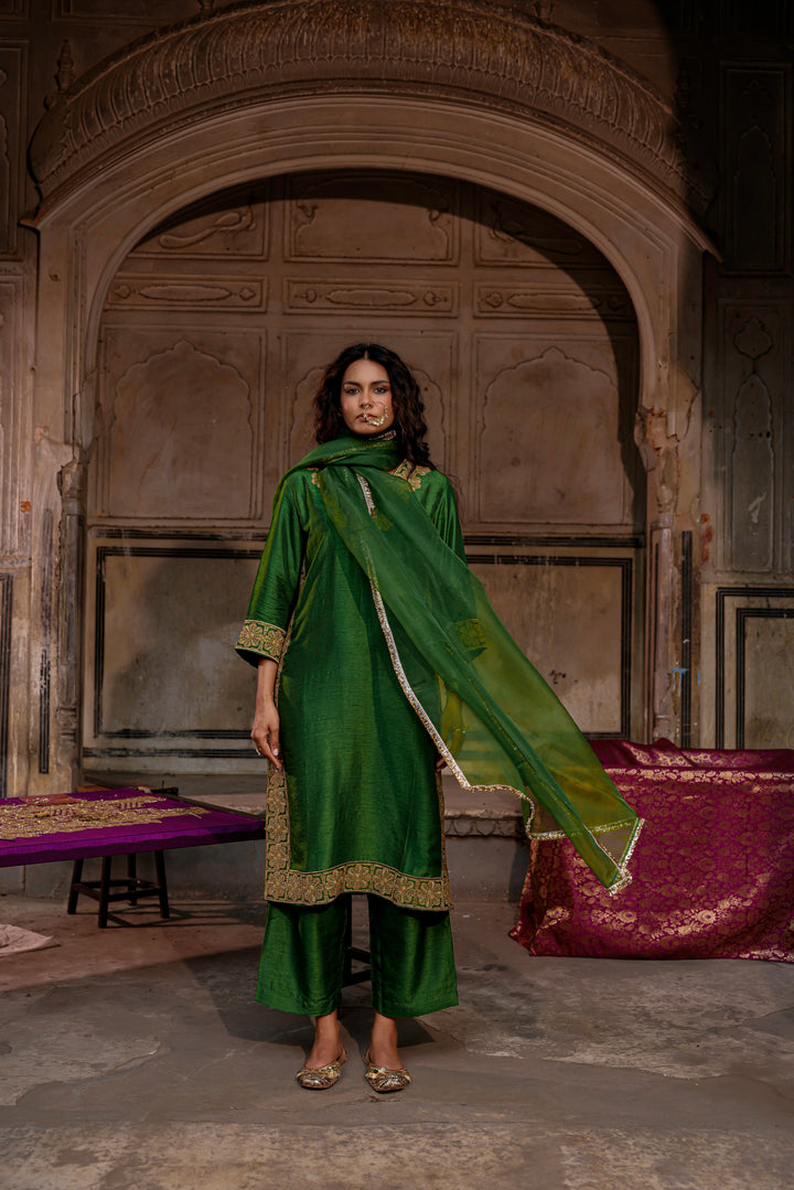 FARNAZ