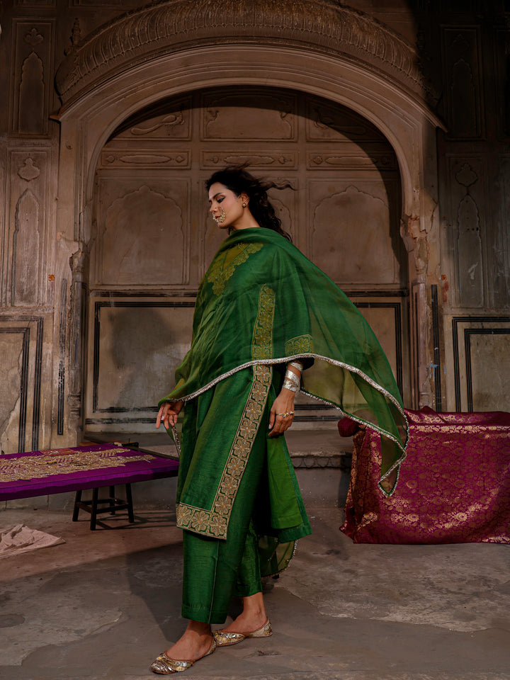 FARNAZ